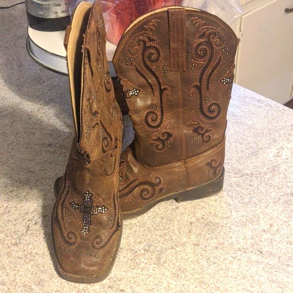 Kids boots